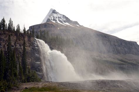 04 Emperor Falls and Mount Robson From Berg Lake Trail