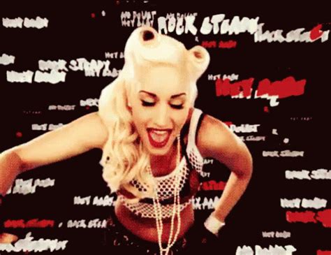 Hey Baby Hey Baby Hey GIF - Heybaby Gwenstefani Musicvideo - Discover & Share GIFs