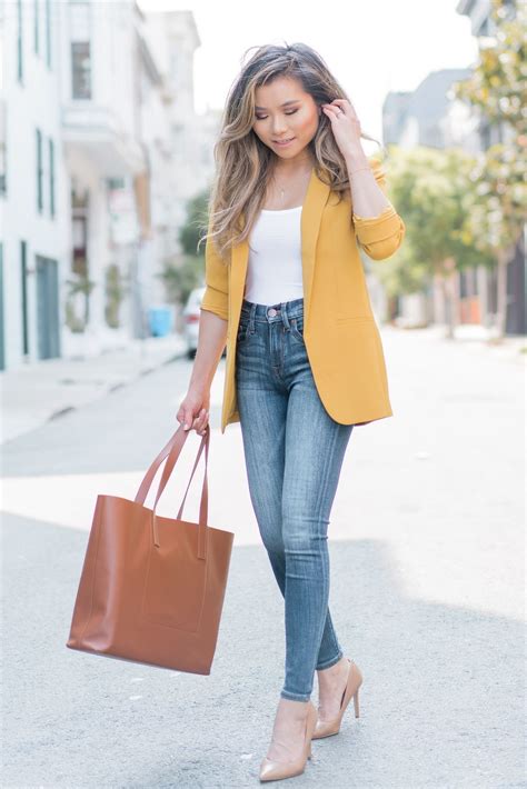 Gorgeous 41 Comfortable Work Outfits Ideas for Spring 2019 http://glamisse.com/index.php/2019/02 ...