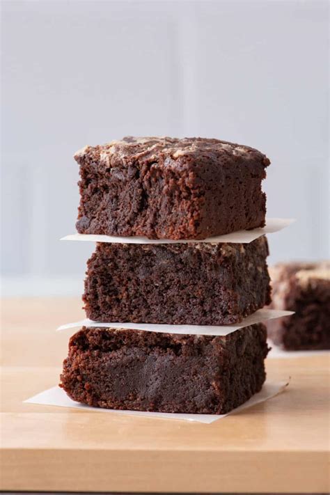 Greek Yogurt Brownies {Chewy & Fudgey} - Feel Good Foodie