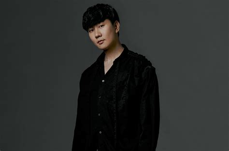 JJ Lin, Chinese Pop Superstar, Signs With UTA – Billboard