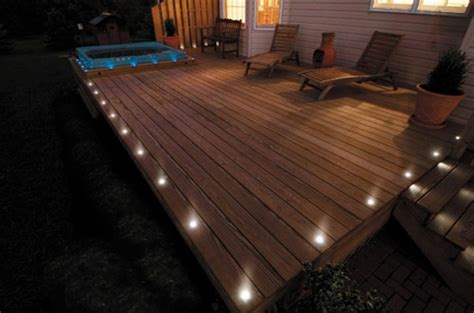 Deck Lighting - This deck lighting lights up the ou... | Led encastrable, Patio en bois, Spot ...