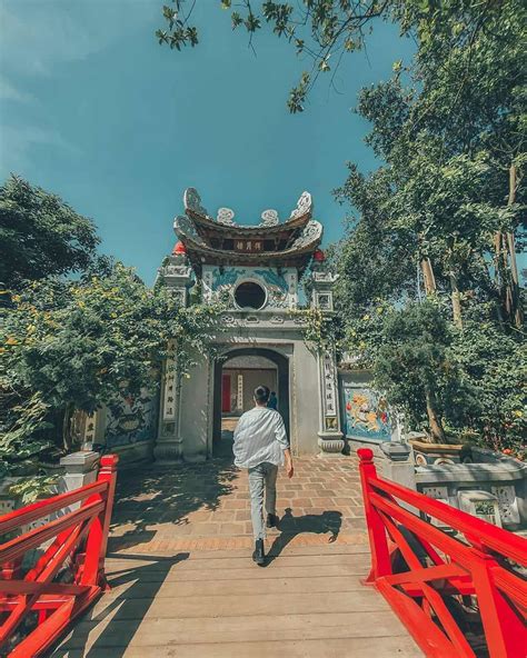 Ngoc Son Temple: Serenity amid Bustling Hanoi, Vietnam - SESOMR