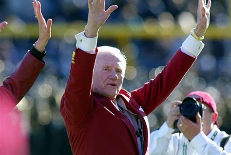 WholeHogSports - UA to unveil Broyles statue