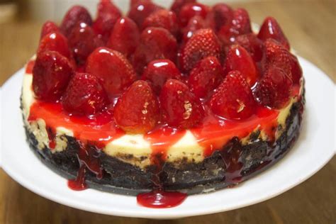 Strawberry Oreo Cheesecake