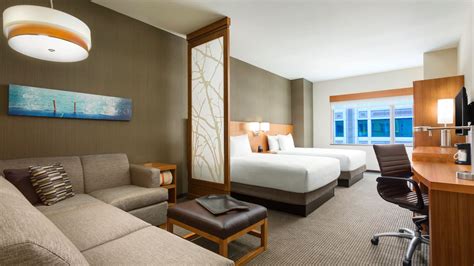 Upscale hotel in the heart of Downtown Chicago I Hyatt Place Chicago/Downtown – The Loop