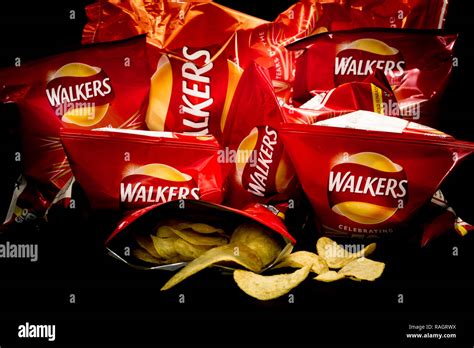 Walkers crisps hi-res stock photography and images - Alamy