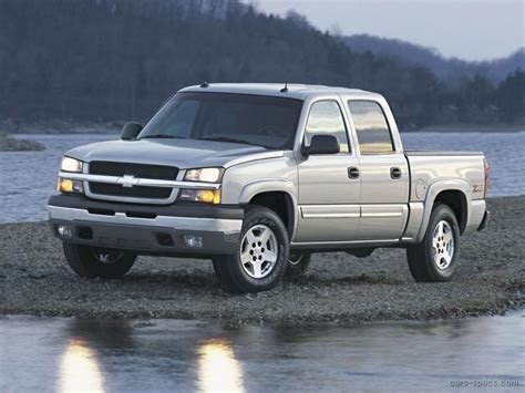 2004-chevrolet-silverado-00003.jpg