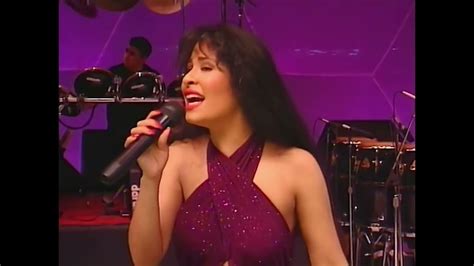 Selena - Como La Flor (En Vivo Desde Astrodome/1080p HD) - YouTube