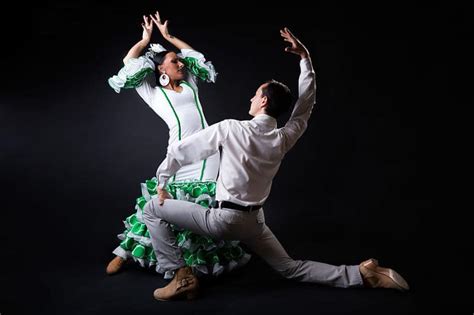 Motivos para aprender a bailar sevillanas Escuela de Baile en Barcelona