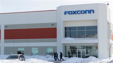 Foxconn faces second round of reports that Wisconsin plans are wavering