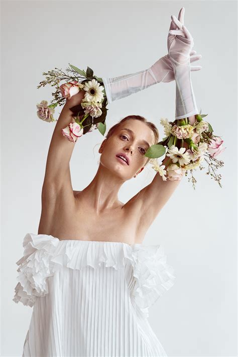 Joanna Kustra for Factice Magazine with Olga | Fashion photography editorial, Flower photoshoot ...