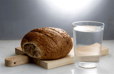 Water fasting: Benefits, Risks and Technique - BoxLife Magazine