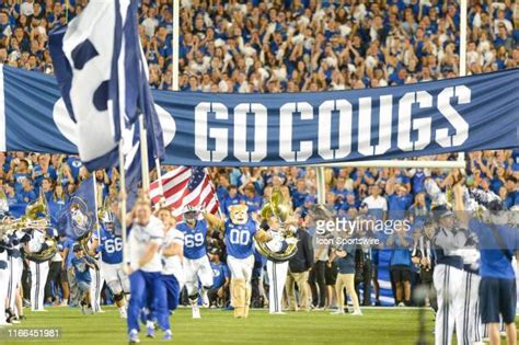 Byu Mascot Cosmo Photos and Premium High Res Pictures - Getty Images