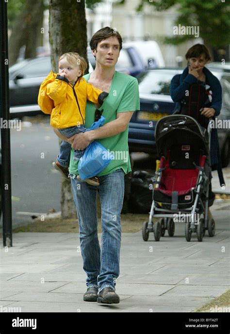 Cillian Murphy s'éteint avec son fils pour l'acheter quelques courses ...