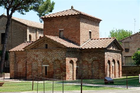 Mausoleum of Galla Placidia, Ravenna, Italy - GoVisity.com