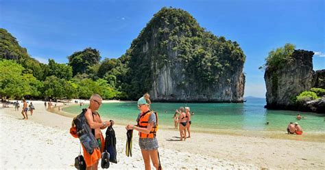 Hong Island Krabi Tour by Catamaran - Phuket Tours | Traveliss