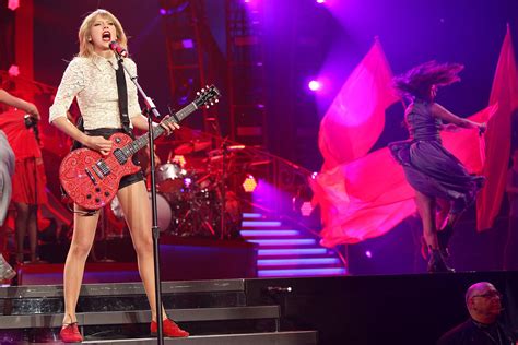 Taylor Swift Pictures. Taylor Swift In Concert at the Prudential Center in Newark, Ne...