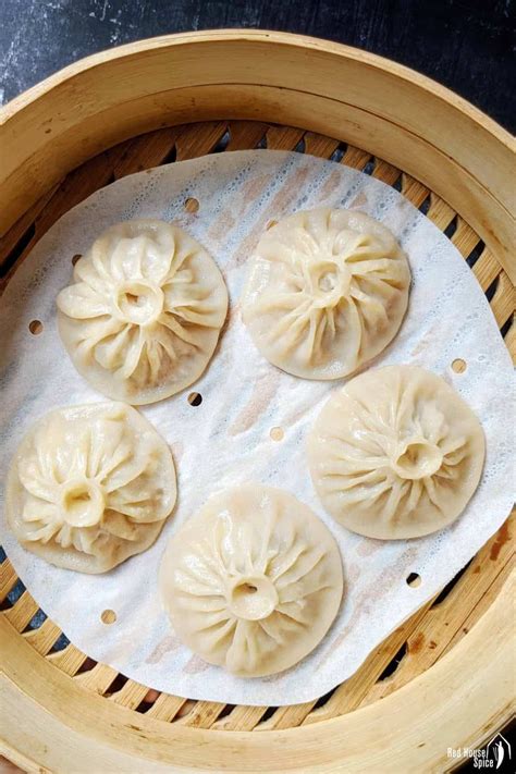 How to make Soup Dumplings (Xiao Long Bao/小笼包) | Recipe | Chinese dessert, Chinese dishes, Dumplings