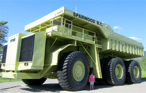 Cath In Canada: Biggest dump truck in the world? | Trucks, Big trucks, Giant truck