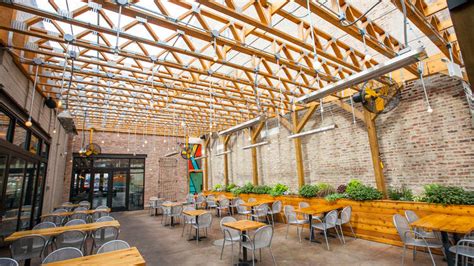 10 Outdoor Chicago Restaurants and Bars Cozy Enough for Fall