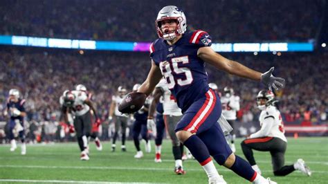 Hunter Henry Has Encouraging Message for Patriots Fans