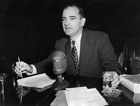 Aucun Achat Requis: Murrow vs McCarthy