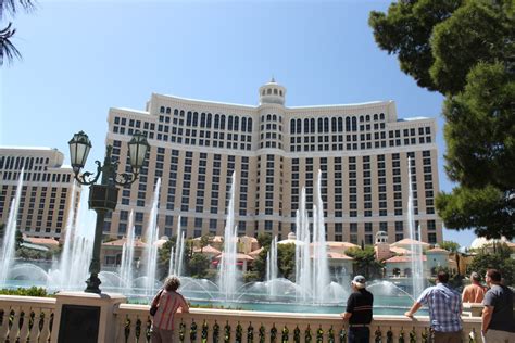 HayleysMom on Vegas: Top 5 "Must See" Las Vegas Strip Hotels - #1: Bellagio