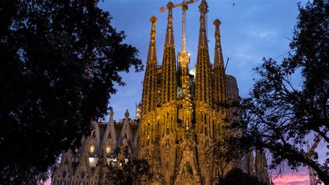 Sagrada Familia, a Barcelona Masterpiece, and Scofflaw? - The New York ...