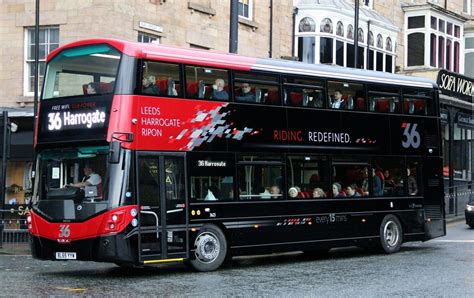 Transdev Harrogate & District 3623 BL65YYW turns into Kings Rd with a 36 Leeds - Harrogate ...