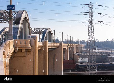 6th Street Bridge (Viaduct) over the Los Angeles River in downtown Los ...