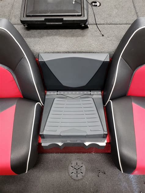 Skeeter Boat Seat Covers – Velcromag