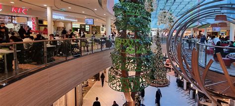 Skyline Plaza - Frankfurt Shopping Mall - International Shopping Center