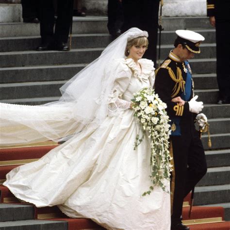 Princess Anne marries Timothy Laurence | Royal wedding dresses through ...