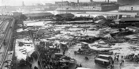 The aftermath of The Boston Molasses Disaster, January, 1919 [1,500 × 1,186] : DestructionPorn