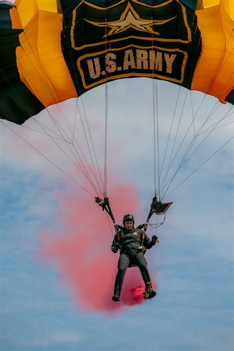 DVIDS - Images - U.S. Army Parachute Team Soldier parachutes into Airborne Day festivities ...