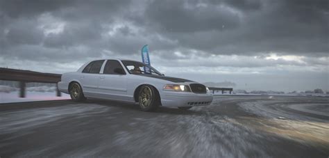 Drifting with the Crown Vic : r/forza