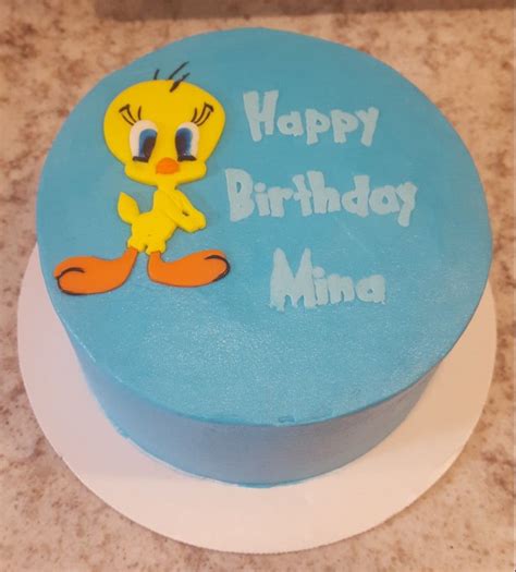 Tweety bird cake