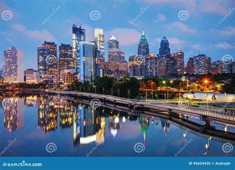 Philadelphia Skyline at Night Stock Photo - Image of skyscraper ...