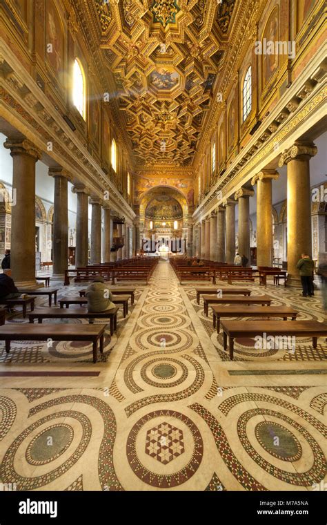 Interior of the Basilica of Santa Maria in Trastevere Stock Photo - Alamy