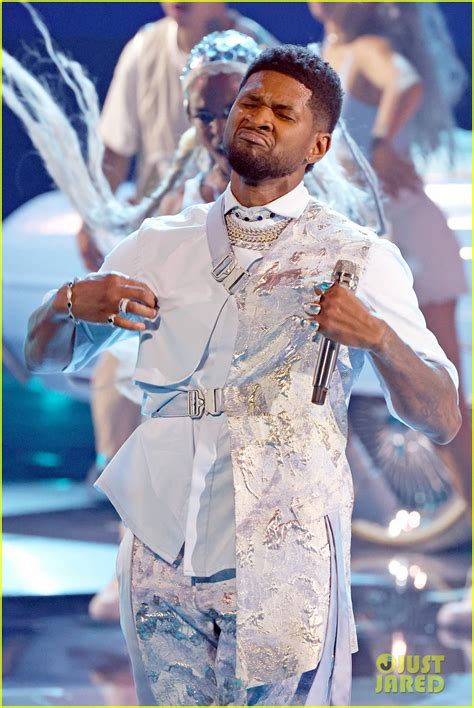 Usher Lights Up the Stage With a Medley of His Hits at iHeartRadio Music Awards 2021: Photo ...