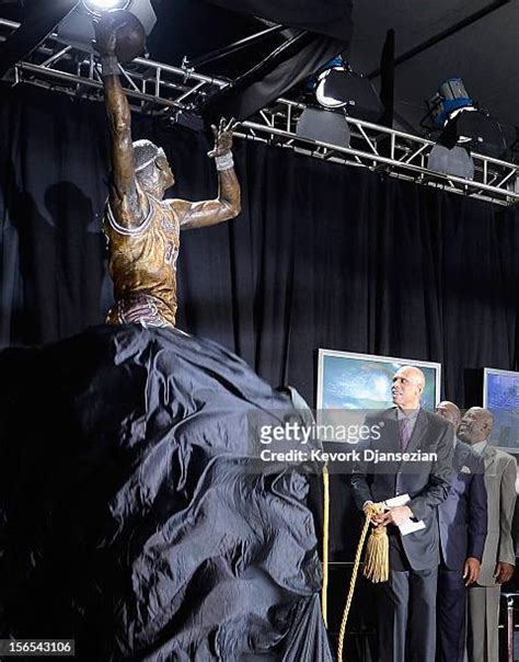 263 Kareem Abdul Jabbar Statue Unveiling Stock Photos, High-Res ...