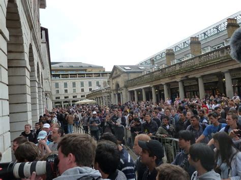 Apple Store Covent Garden opening day photo tour - CNET