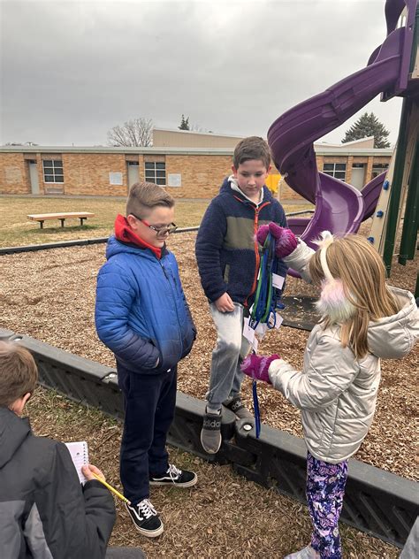 Buchanan Elementary on Twitter: "Buchanan officially has a recess clean-up crew! This small ...