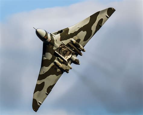 Vulcan XH558 | Avro vulcan, Vulcan, Airforce day