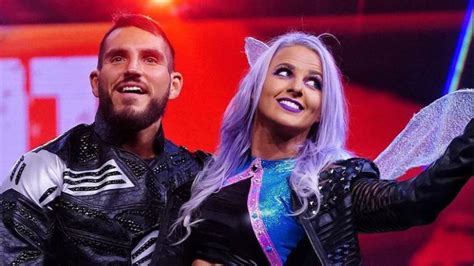 Candice LeRae and Johnny Gargano Reveal Gender of Baby