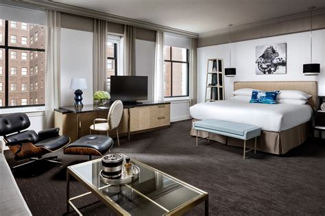 Chicago Hotel Rooms & Suites | The Blackstone