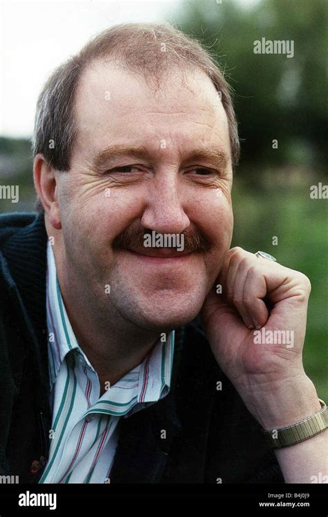 Gordon Kaye Actor from BBC Comedy series Allo Allo September 1989 Stock Photo - Alamy