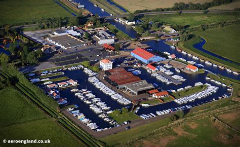 aeroengland | aerial photograph of Potter Heigham and the river Thurne ...