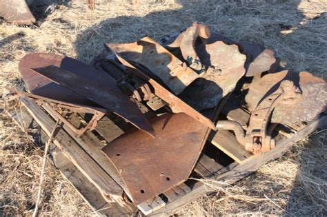 assorted plow parts - Aumann Auctions, Inc.